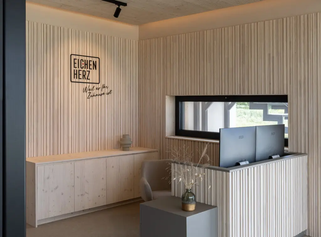 1920 showroom eichenherz showroom ln fullres 23